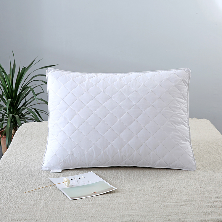 Custom Diamond Design Pattern Quilted Hilton Hotel Polyester Ball Fiber Pillow