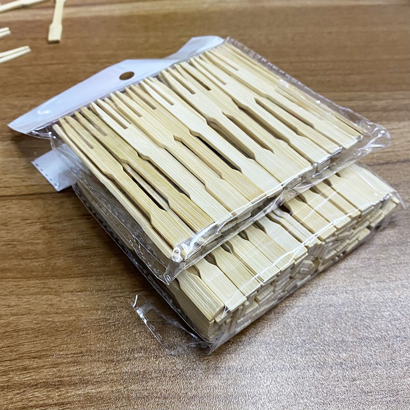 Factory Wholesale Disposable Fruit Prick Two Teeth Bamboo Fruit Fork Pastry Confectionery Bamboo Fork Stick
