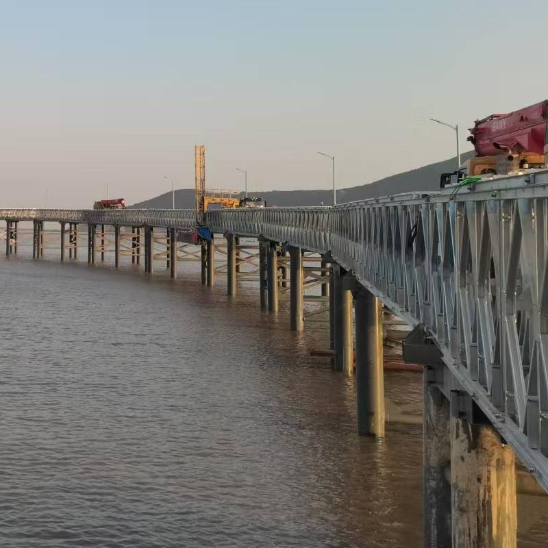 Robust Bailey Bridge for Fast Emergency Roadway Repairs