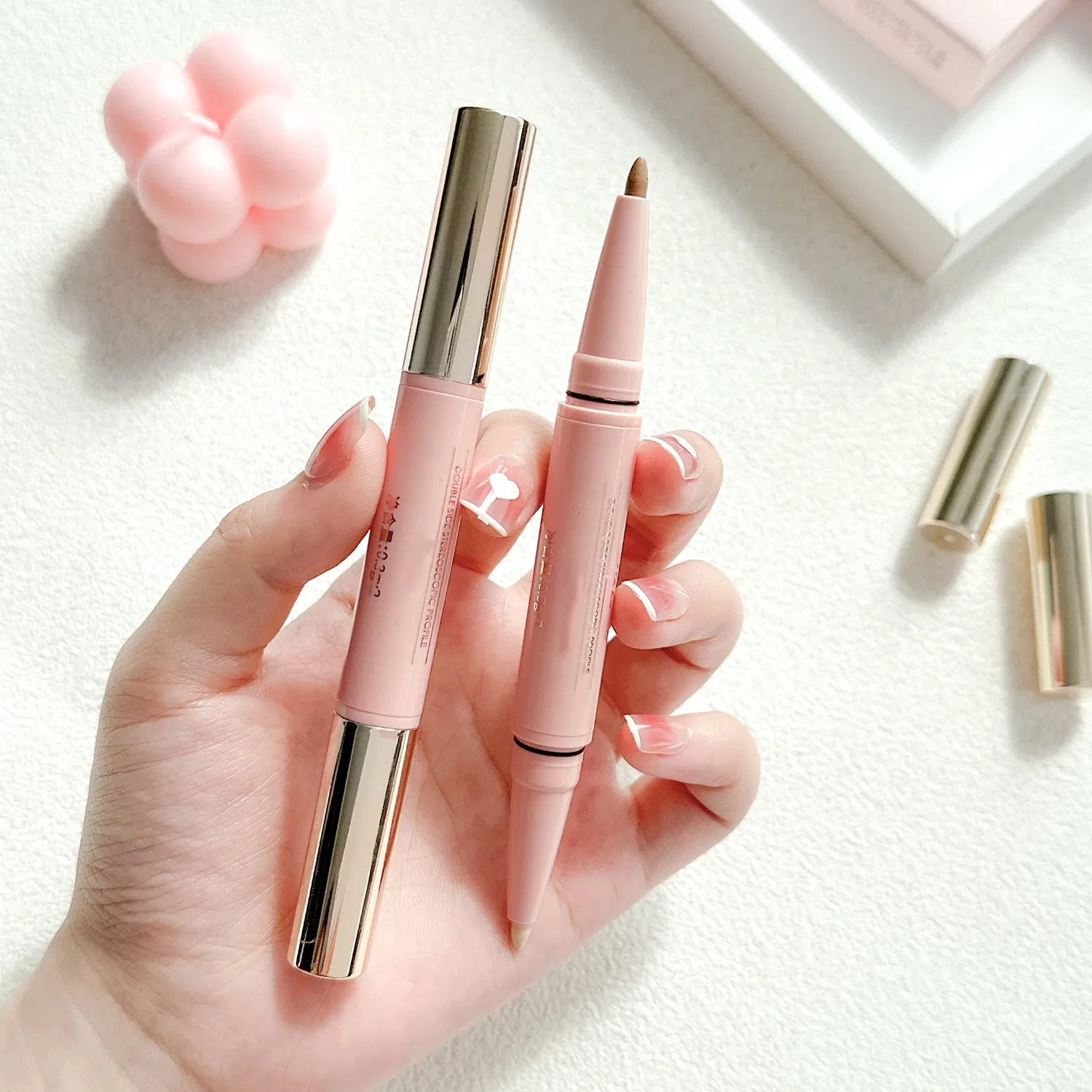 Sculpting Double Headed Contouring Pen with Smooth Natural Makeup for Long Lasting Face