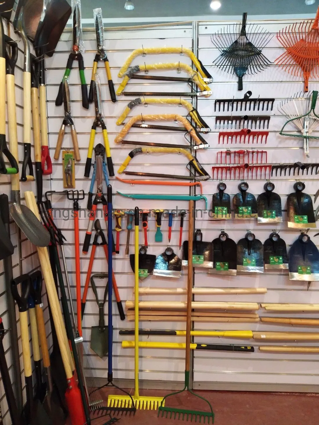 Долото-ломик из высокоуглеродистой стали