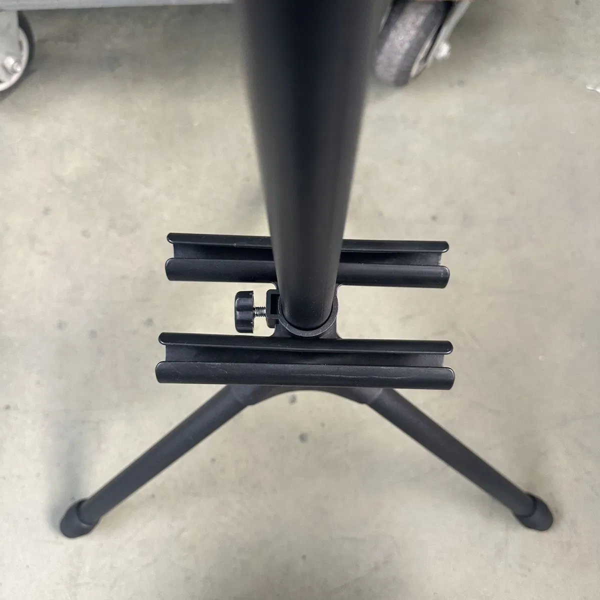 Triangular Adjustable Portable Easel for Art and Photos