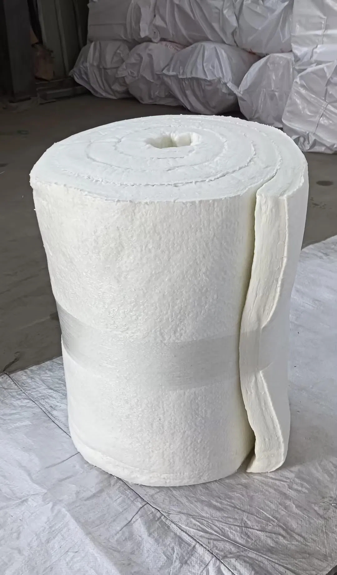 Energy-Saving Ceramic Fiber Blanket Resists 1260°C - Ideal for Back-up Insulation and Industrial Thermal Barriers