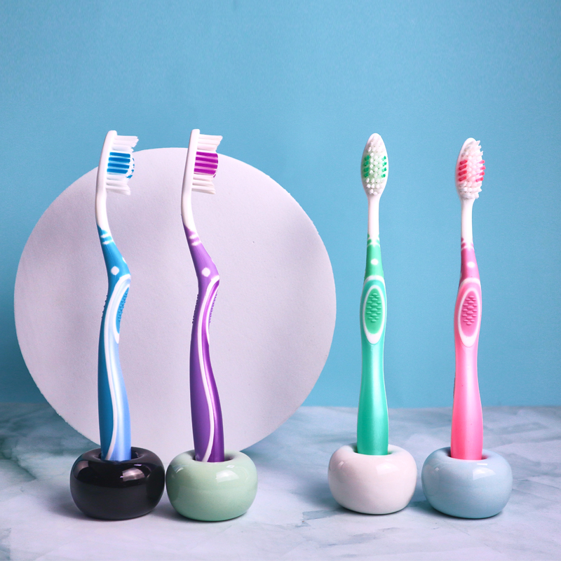High Quality Teeth Care Wavy Nylon Bristles Anti-Slip Handle Toothbrush