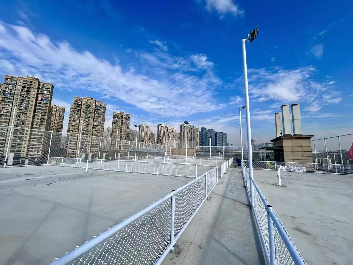 Sustainable Galvanized Fence Diamond Iron Wire Mesh 3mm 4mm 5mm Modern Metal Chain Link Fence Airport Fence