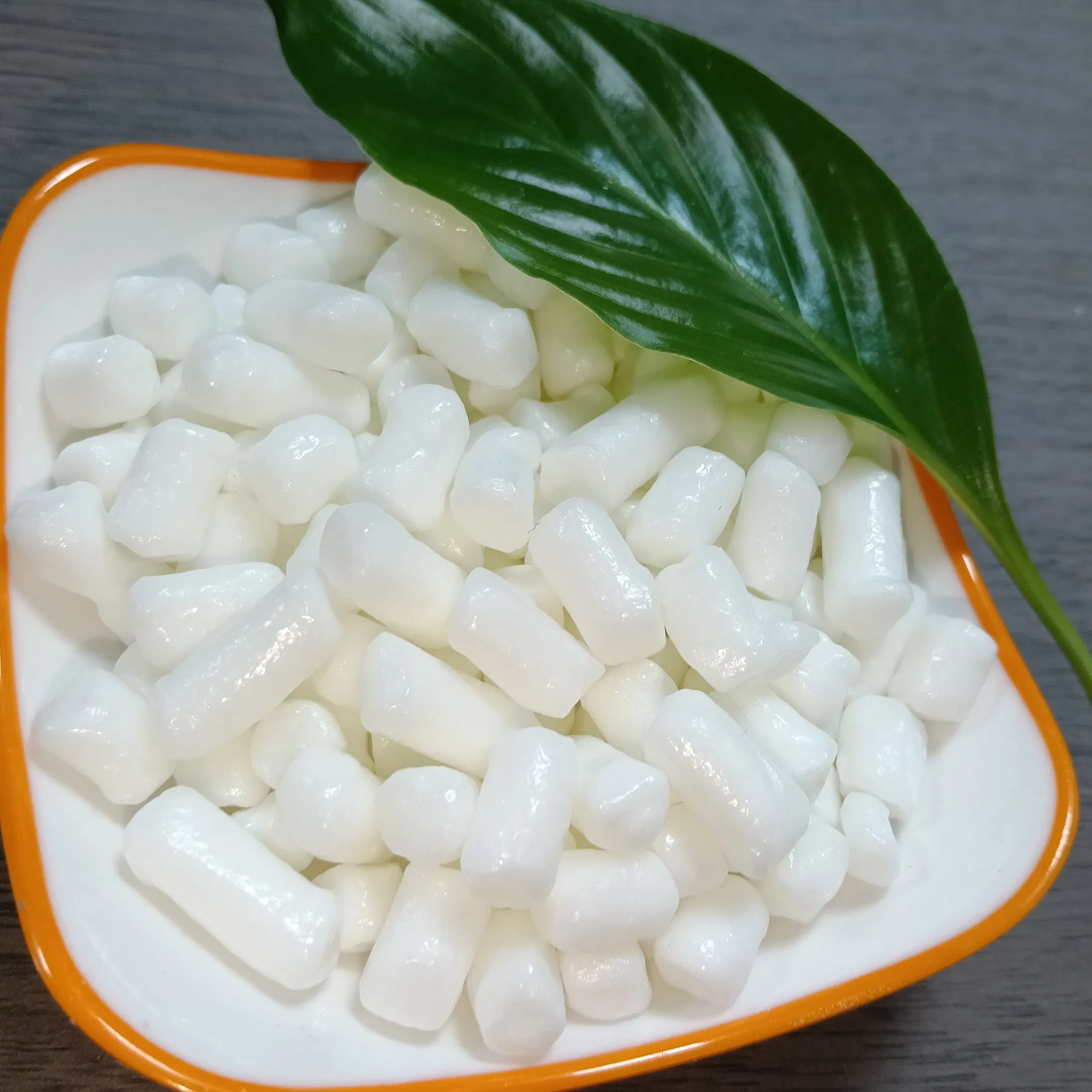 Factory Price 25kg/Bag White Soap Noodles 8020 for Cleaning