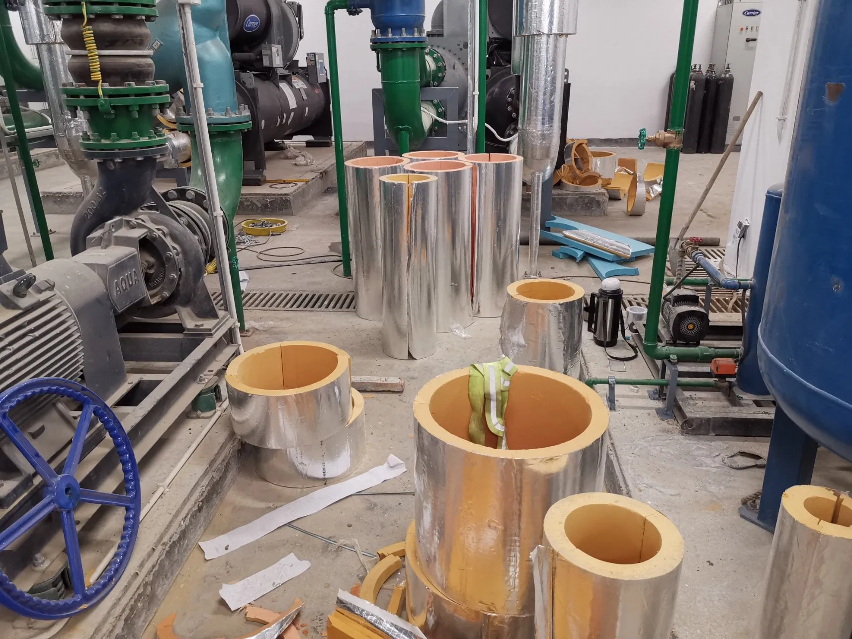 80-150 °C Refractoriness Phenolic Foam Pipe Tube Protected with Aluminum Foil