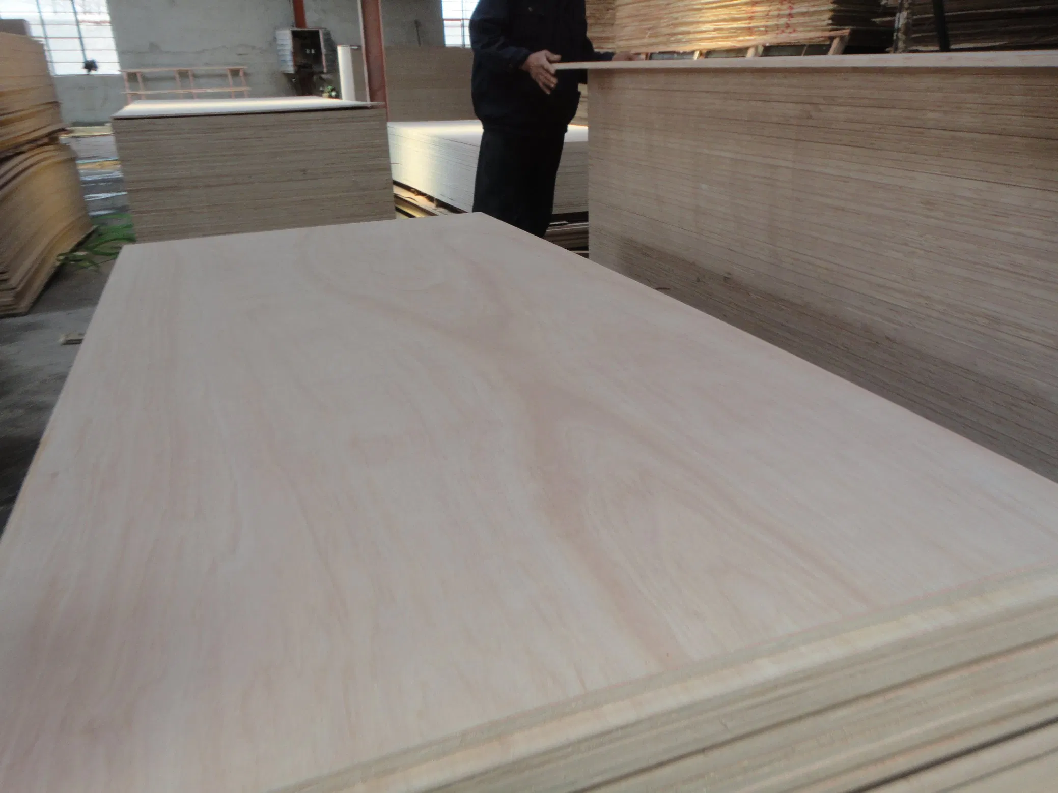 BB/CC Grade Poplar Core Okoume Plywood