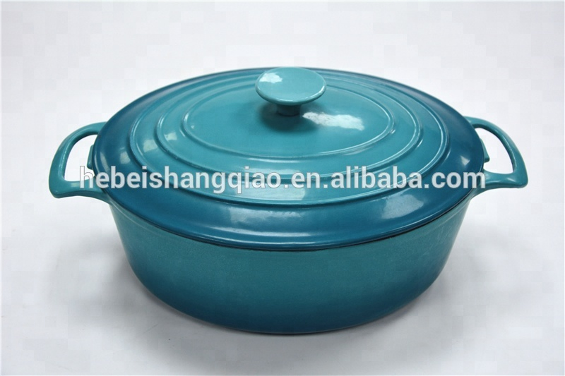 Эмалированная чугунная кастрюля с крышкой, 24 см