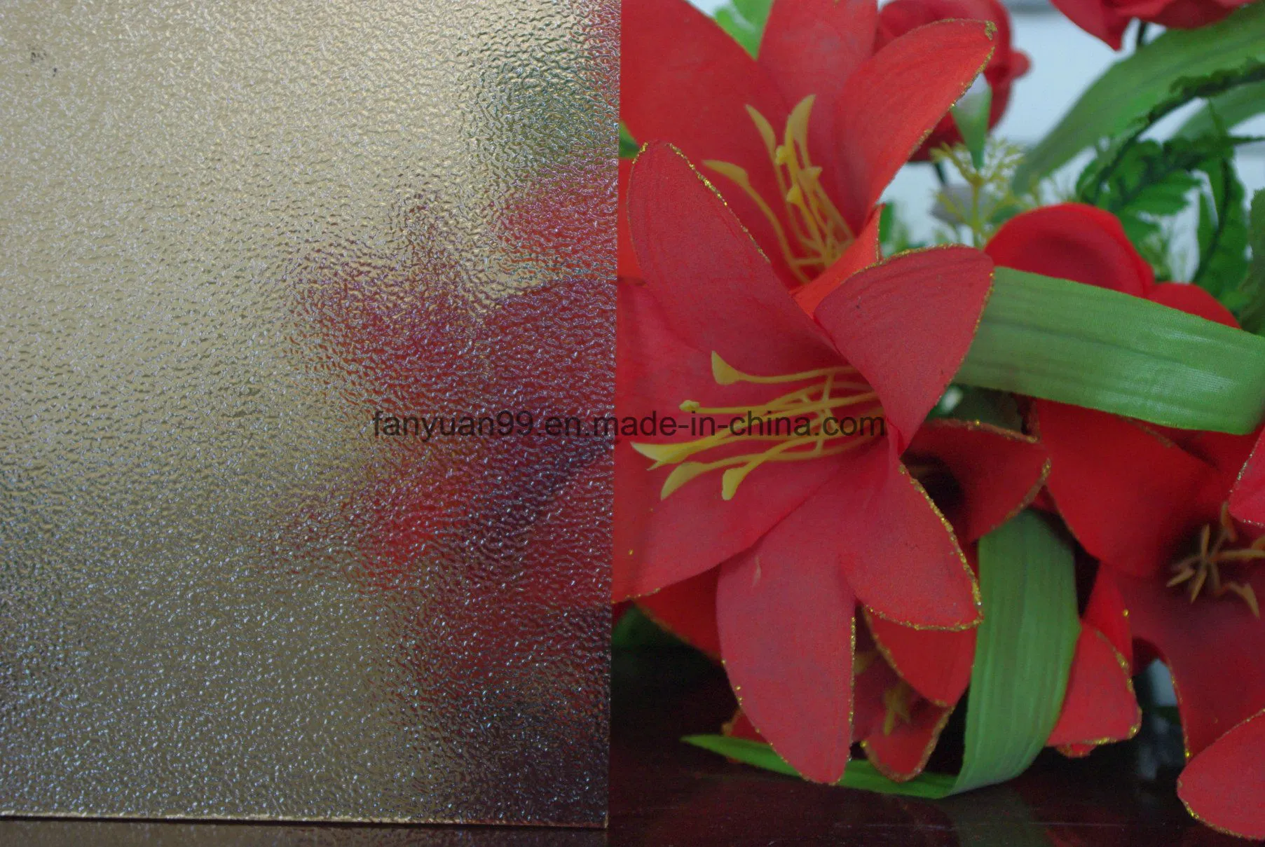 Delicate Colored Chemical Tempered Pressed Glass Pattern