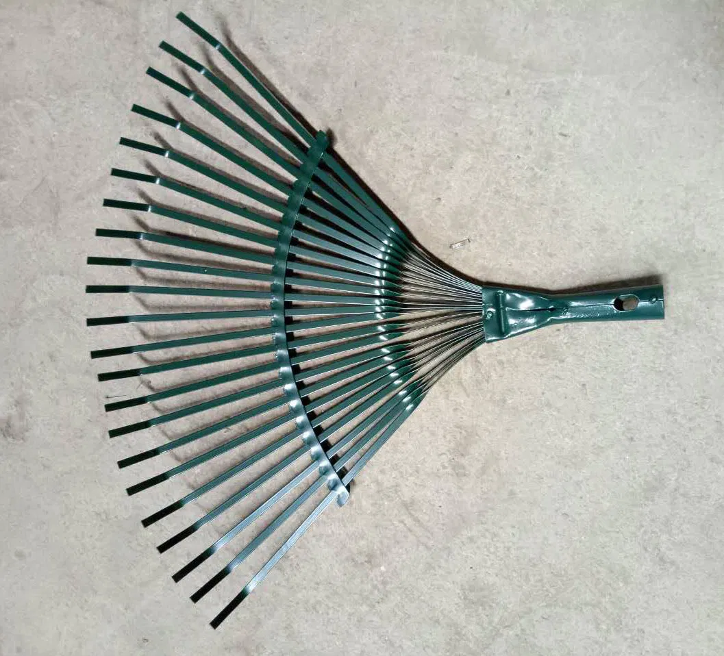 Green Color Popular Use 9t-22t Lawn Rake