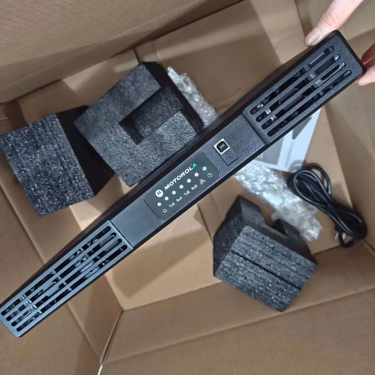 Ретранслятор SLR5500 UHF/VHF 50Вт для Mototrbo