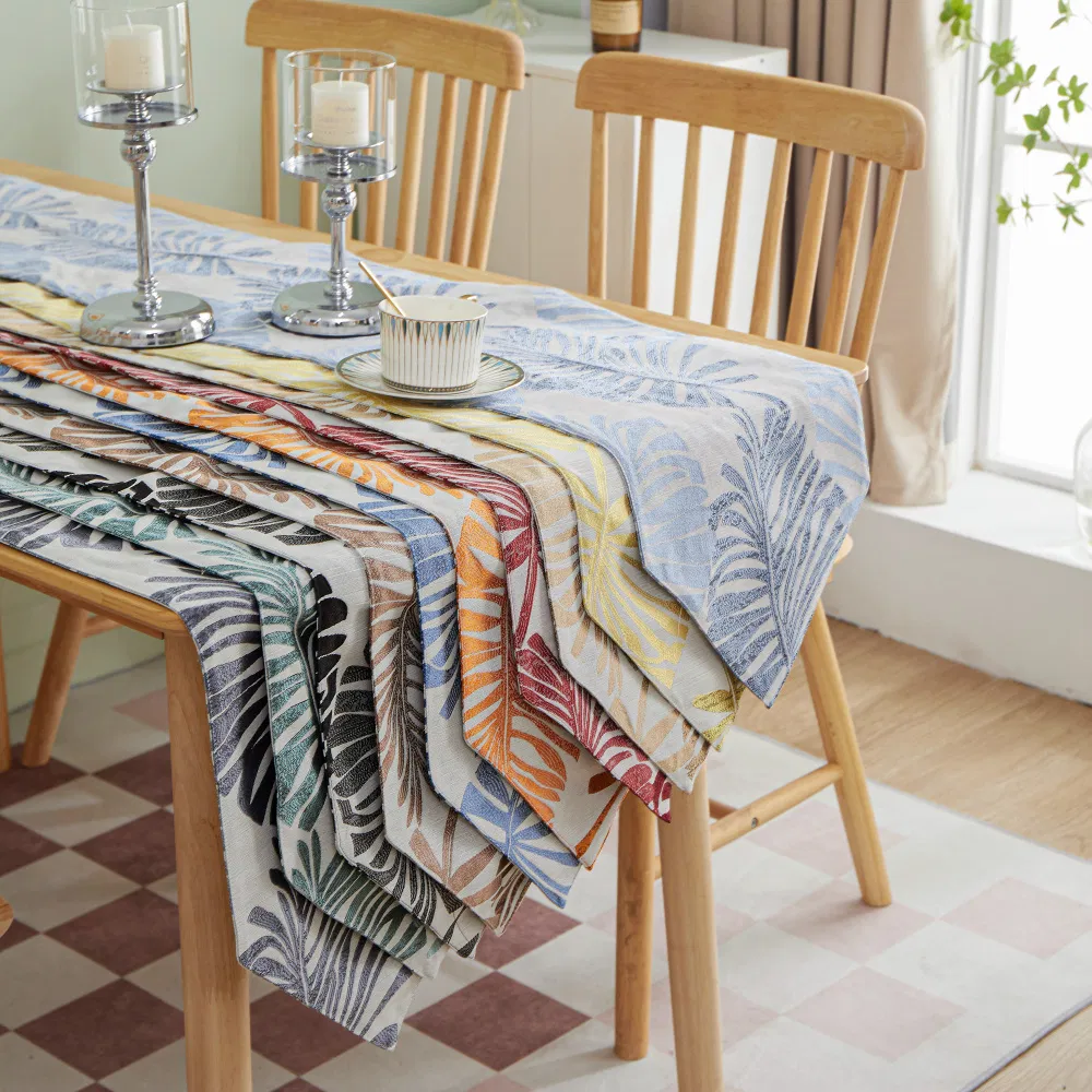 Palm Leaf Flower Shaped Table Flag, Elegant Floral Print Tablecloth for Stylish Dining