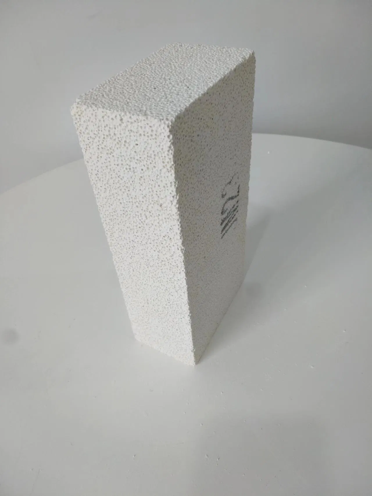 Environmentally Friendly Lightweight Mullite Bricks for Blast Furnaces