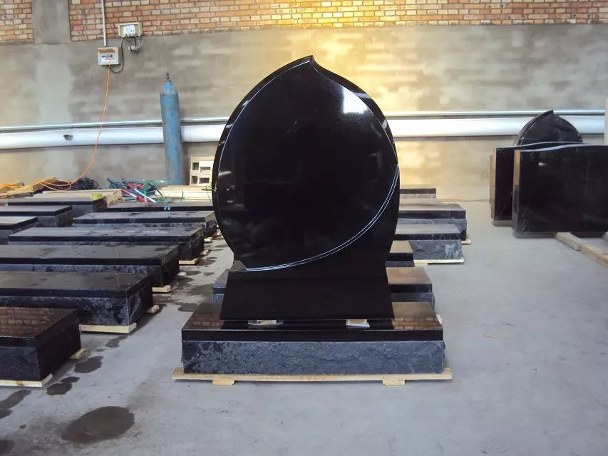 Customized India Red Granite Carving Tombstone Headstone Columnbarium, Slant Beveled Shape Markers Hand Carving, Machine Carving Memorial Monument Design