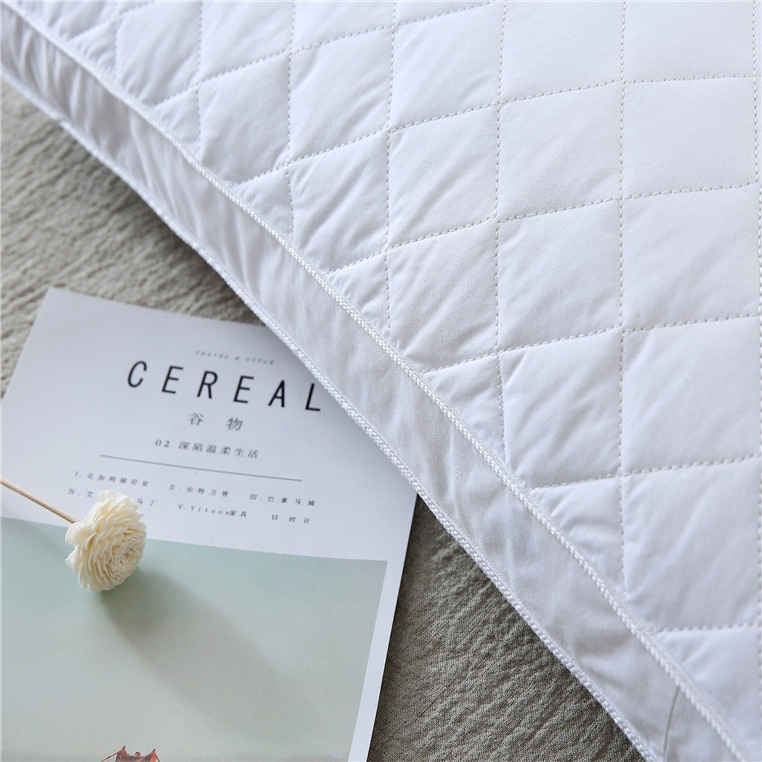 Custom Diamond Design Pattern Quilted Hilton Hotel Polyester Ball Fiber Pillow