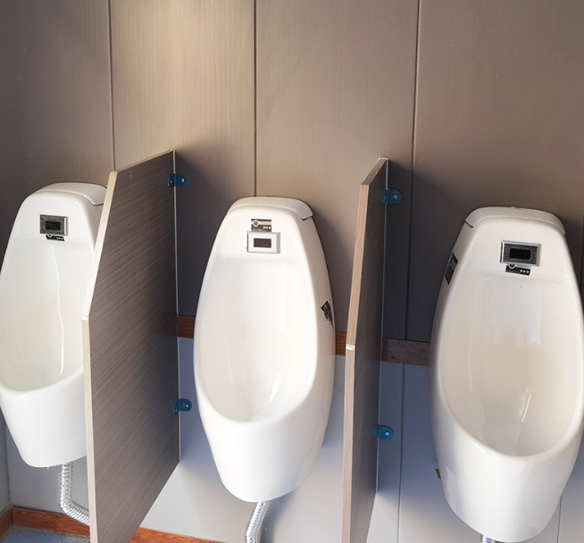 Outdoor Toilet Trailer Street Smart Mobile Portable Toilet Restroom Trailer Movable Plastic Chemical Restroom Bathroom Toilet