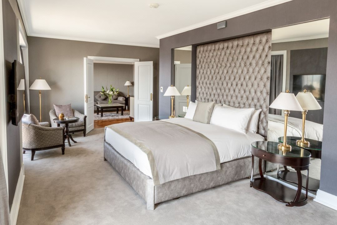 European Economicial Chain Seaside Resort Wooden Hotel Bedroom Sets