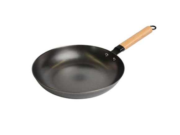 Nitrided Light Weight Cast Iron Fry Pan with Wooden Handle