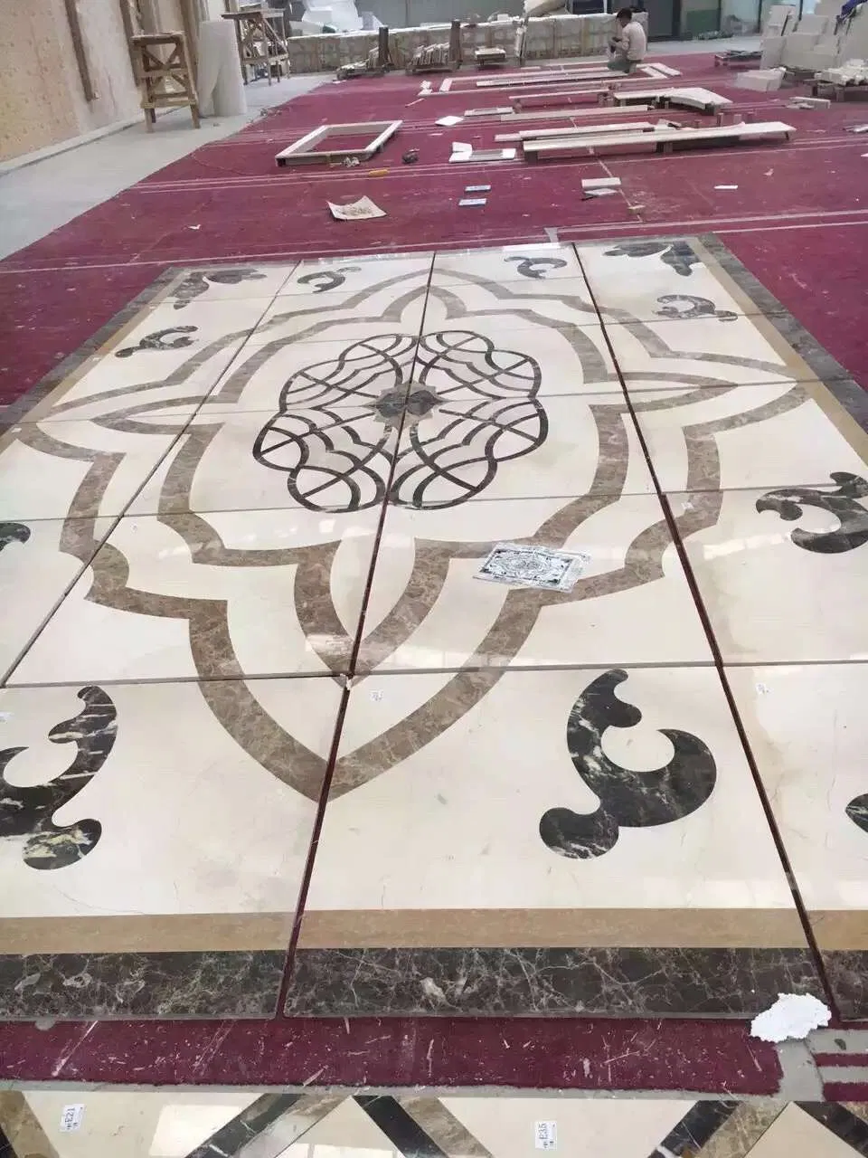 Мраморная мозаика Water-Jet для пола в прихожей