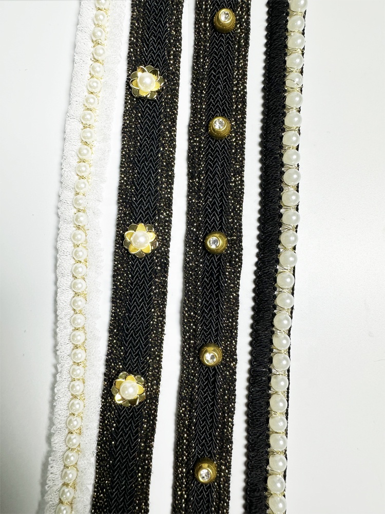 Кружево декоративное с жемчугом и стразами для сумок