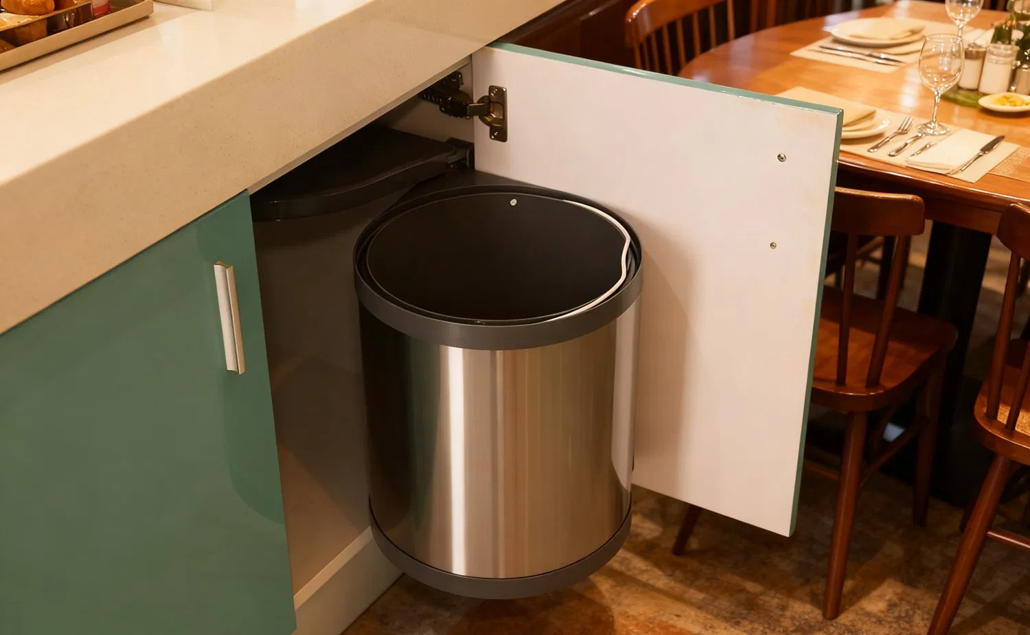 Встроенная выдвижная урна Tekey для кухни под мойку