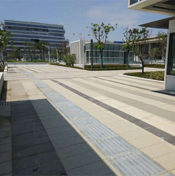 Non-Slip Acid-Resistant Water Absorb Grey Black Paving Stone for Commercial Outdoor Sidewalk