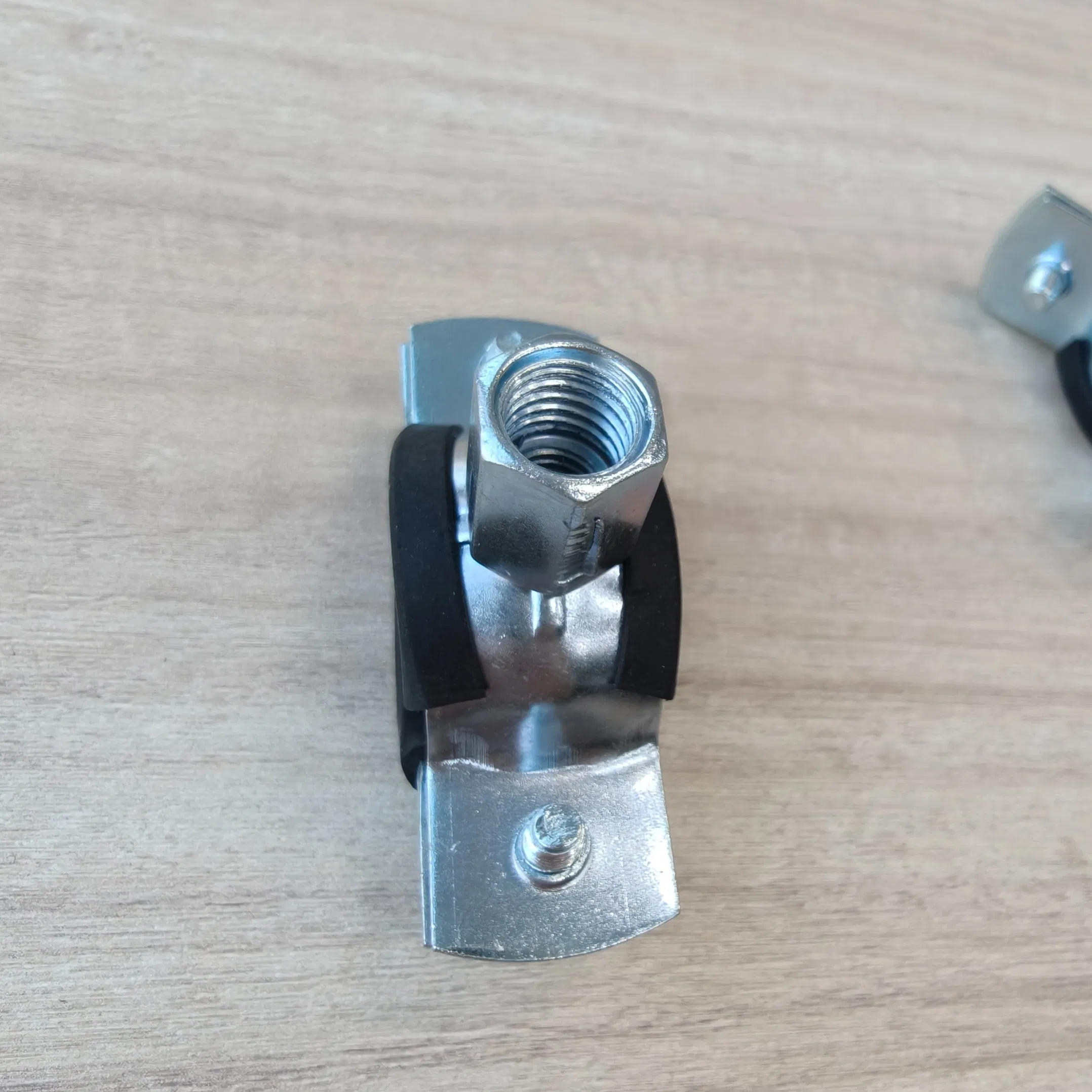 Galvanized Spiral Clamp with Rubber Pipe Clamp