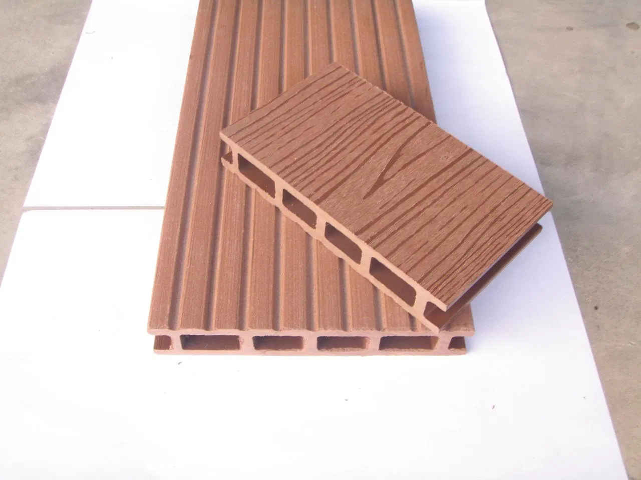 Outdoor Decking Can Use Garden a Fireproof Plastic Wood Decking