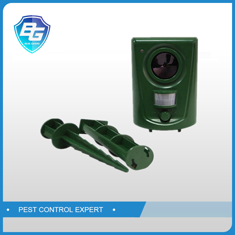Solar Power Ultrasonic Drive Animals Pests Repeller for Dog Cat Bird Deer Squirrel Rat Skunk Vole
