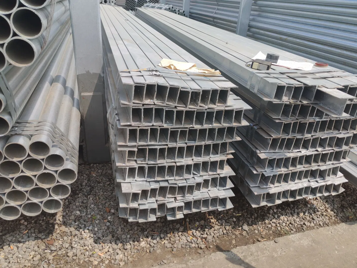 Heavy-Duty 1.5 Inch Greenhouse Pipe - Rust-Resistant Zinc Coating