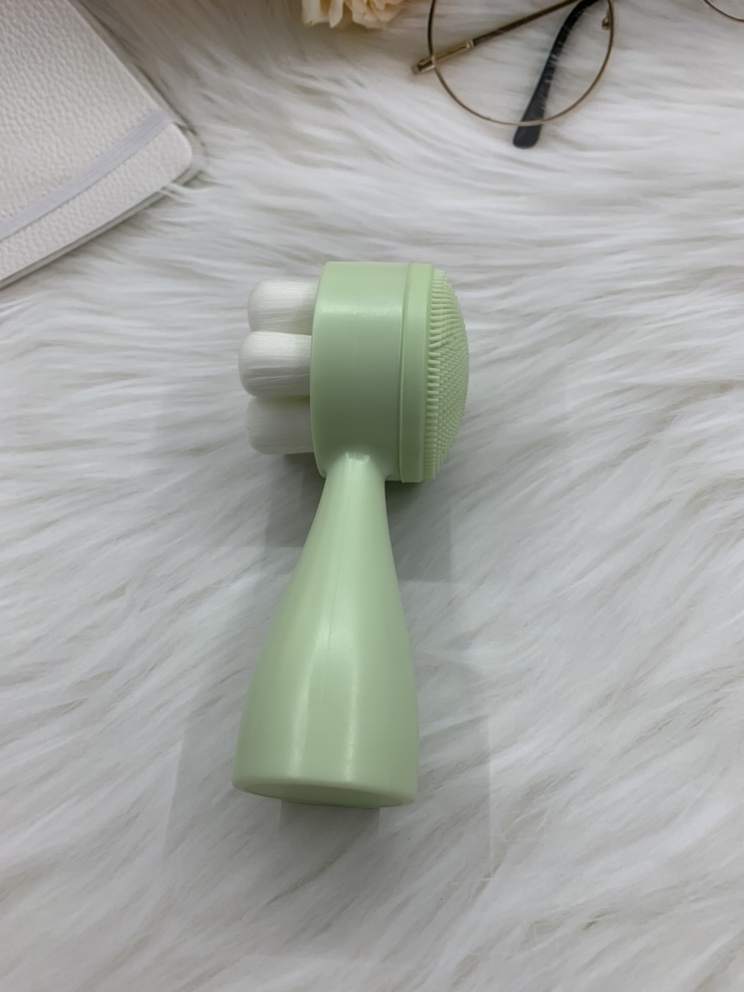 Green Color Plastic ABS Handle Facial Brush with White Synthetic Hair and Green Silicone
