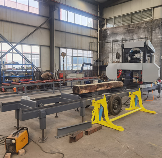 Ленточная пила по дереву портативная дизельная горизонтальная