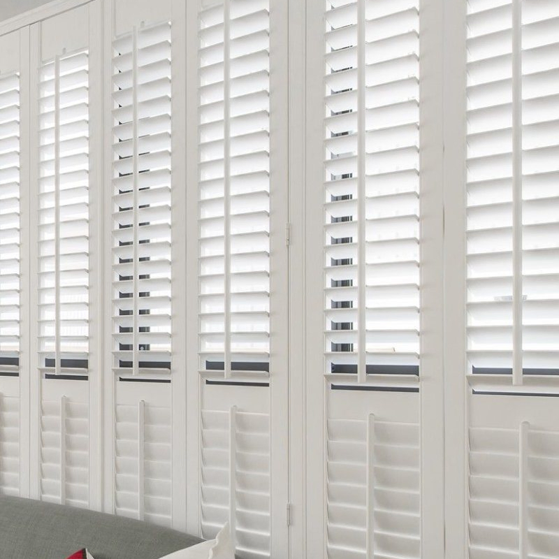 Modern Interior Basswood 100% Waterproof Bifold Plantation Shutters