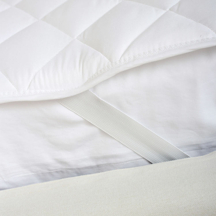 Oeko Certificated Hotel Waterproof Strapped Elastic Band Polyester Mattress Pad Protector