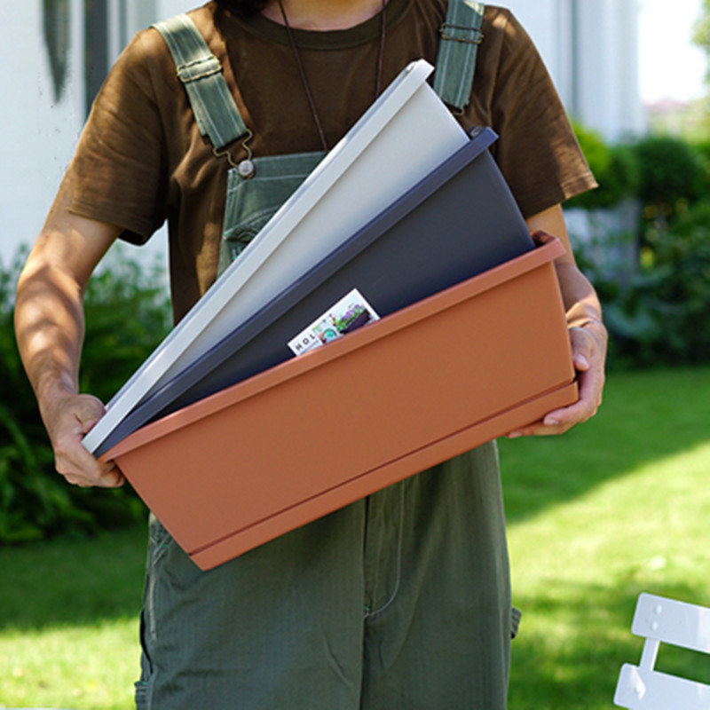 Набор горшков пластиковых цветочных универсальный