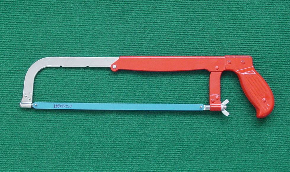 Ножовка по металлу с деревянной ручкой