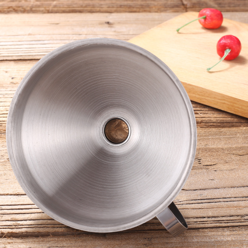 Wholesale Wine Flask Oil Water Spices Mini Small Stainless Steel 304201 Funnel for Home Kitchen Use