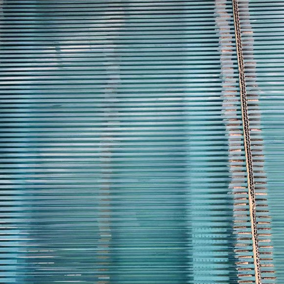 Factory Customized 3mm-19mm Float Transparent Aquarium Decoration Furniture Partition Ultra White Glass