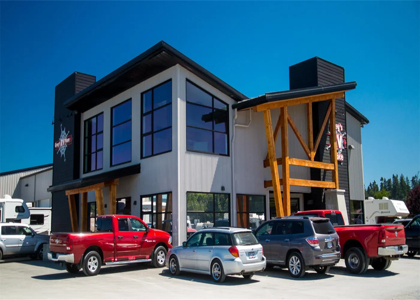 Prefabricated Light Steel Structure Commercial Building Shop