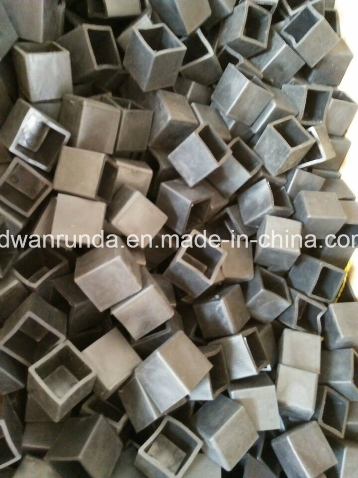 Plastic Plug Use to Protect Tube Ends