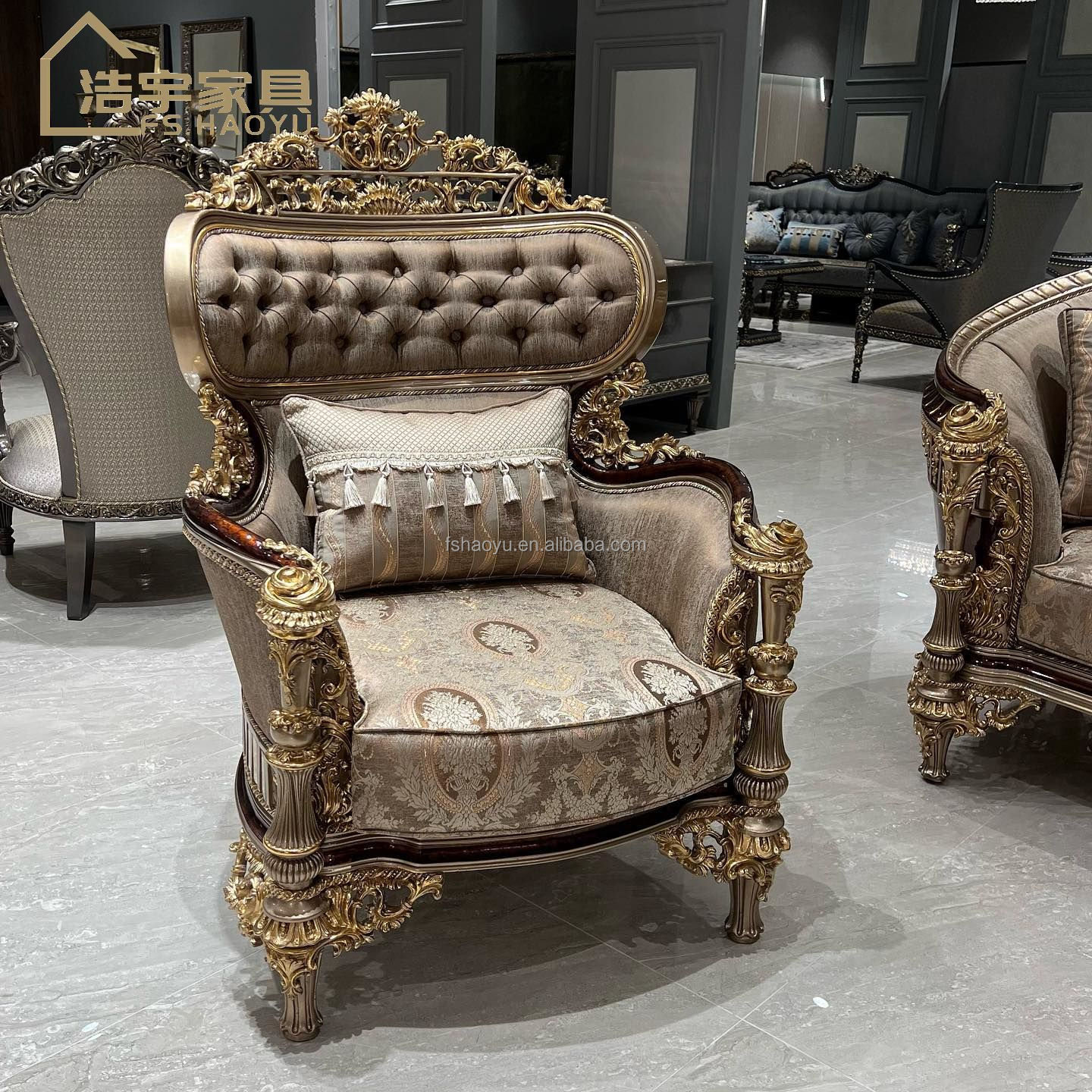 Диван массив дерева