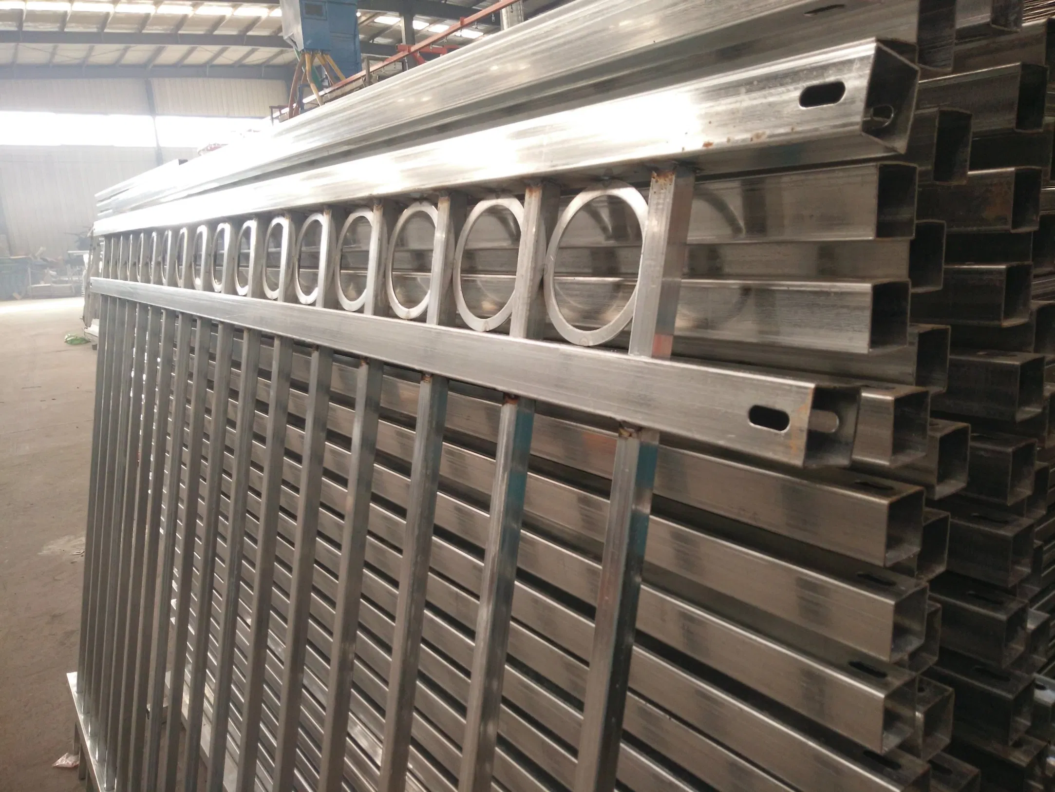 Modern Metal Garden Fence Galvanized Picket Wrought Iron Fence Panels for Sale