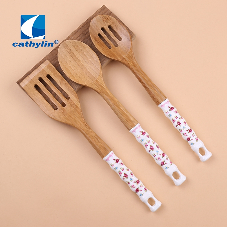 Popular Restaurant Cooking Utensil Wooden Soup Ladle Cookware