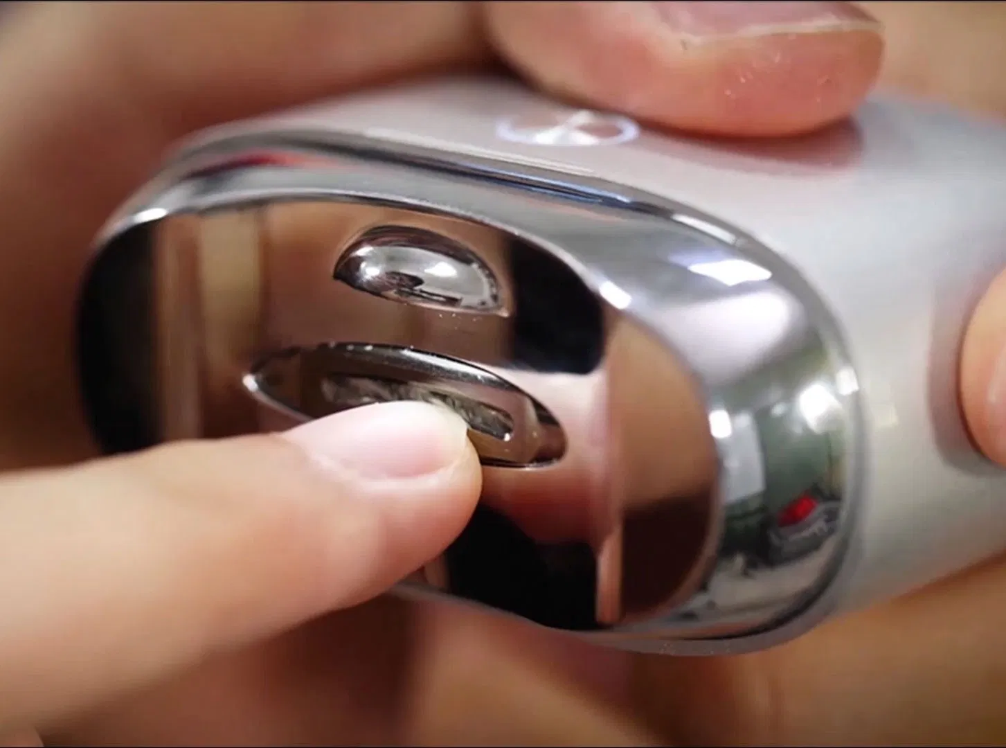 Seemagic Manufacturer Hot Selling Electric Finger Nail Clipper USB Rechargeable Safety Fingernail Cutter with Nail File