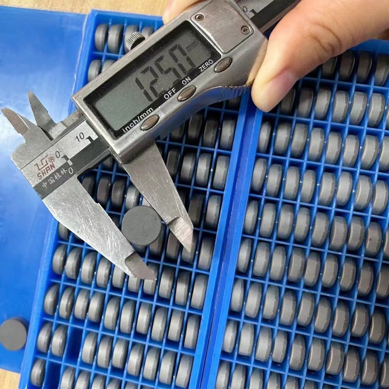 PDC-вставка 13/16 мм для бурового инструмента