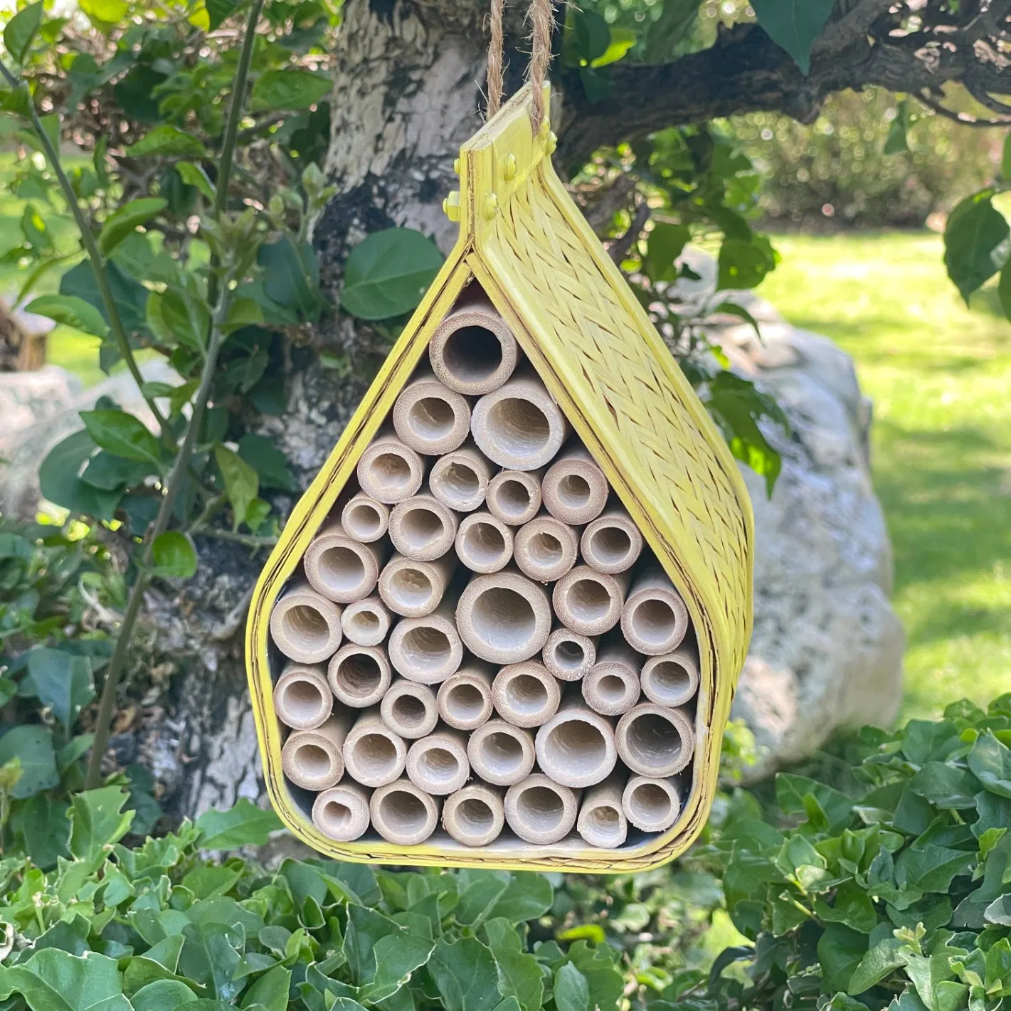Outdoor Mason Bee House Hotel Nest Box Solitary Bee Hive Reed Mason Bee Refill Tubes