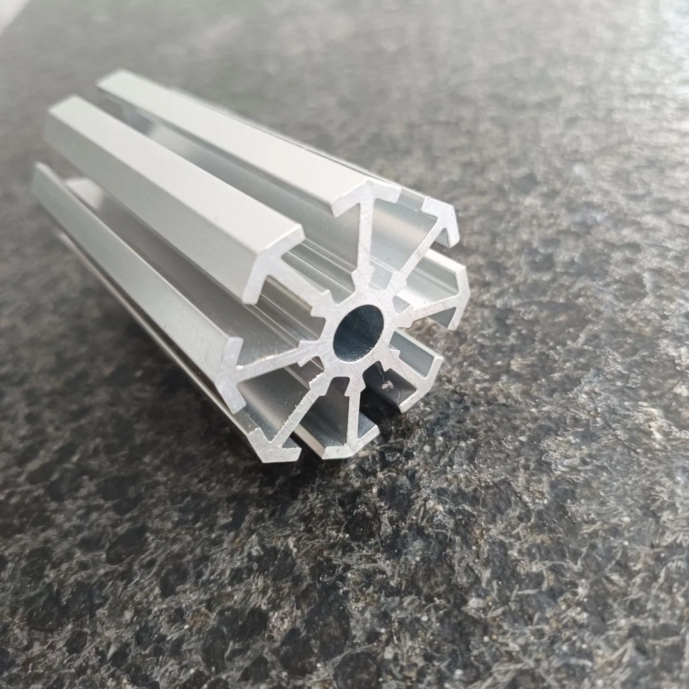 Multi Edges and Corners Structure Aluminum Profiles for Display Exhibition Column Connections