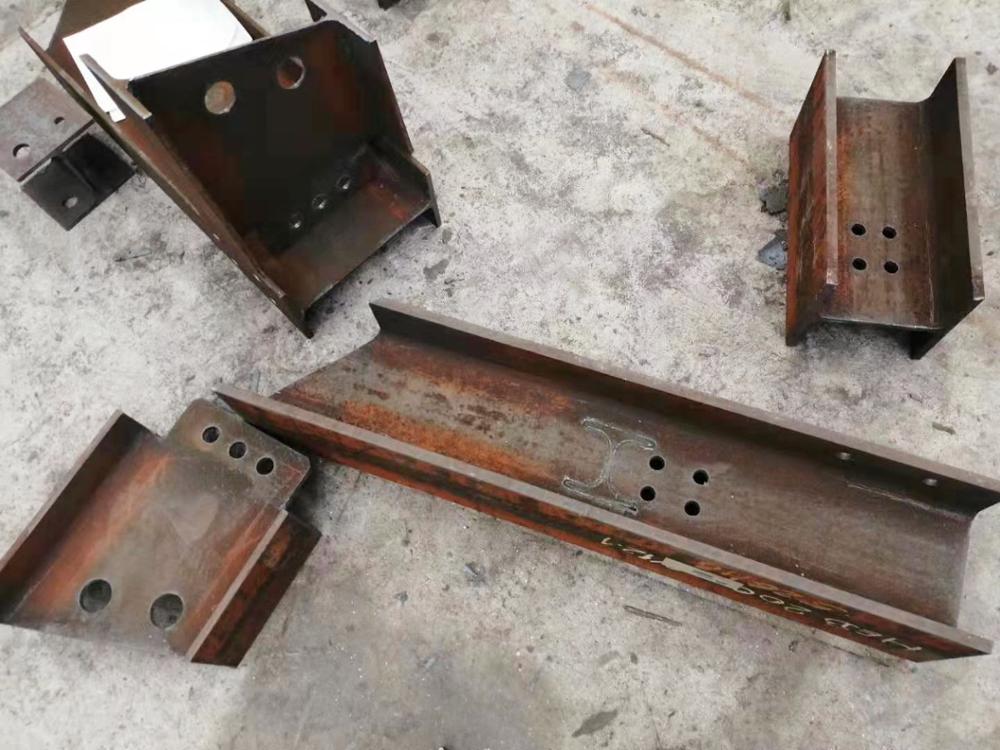 Станок ленточнопильный автоматический с ЧПУ угловой резки