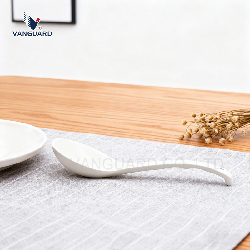 Hot Selling Ceramic Dinner Spoon White Large Porcelain Table Spoon for Restaurant